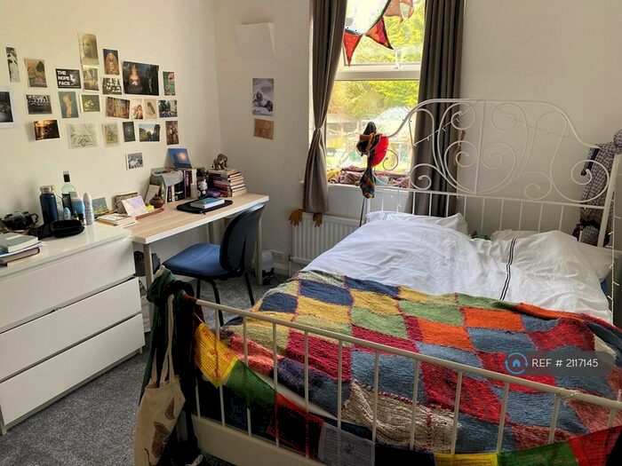 4 Bedroom Semi-Detached House To Rent In Stretten Avenue, Cambridge, CB4