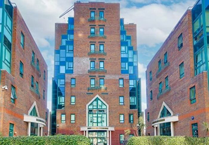 1 Bedroom Flat To Rent In Aegon House, Lanark Square, Limeharbour, Crossharbour, Canary Wharf, London, E14