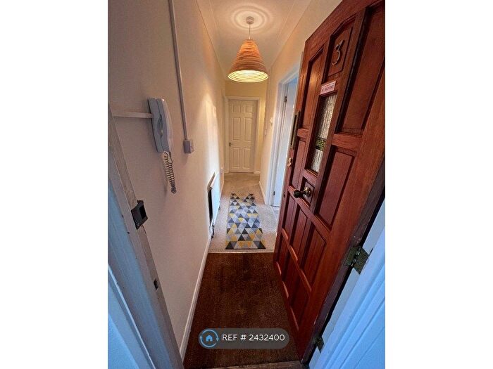 2 Bedroom Flat To Rent In Stockwood Crescent, Luton, LU1