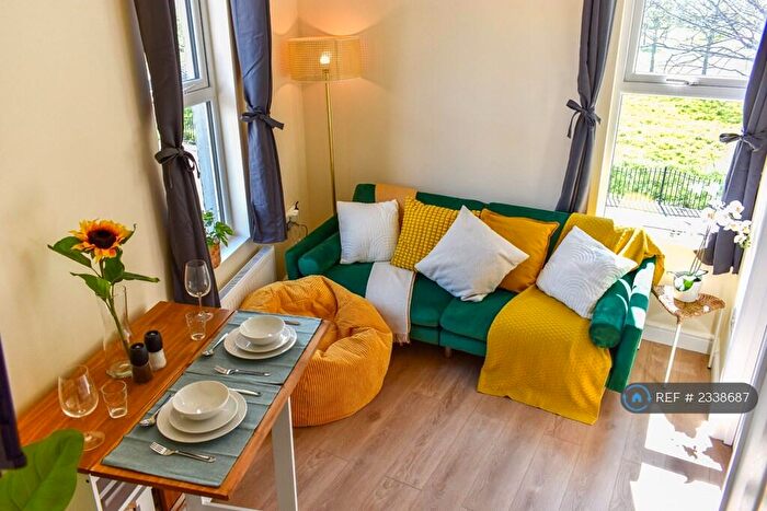 2 Bedroom Flat To Rent In Star Lane, Canning Town, E16