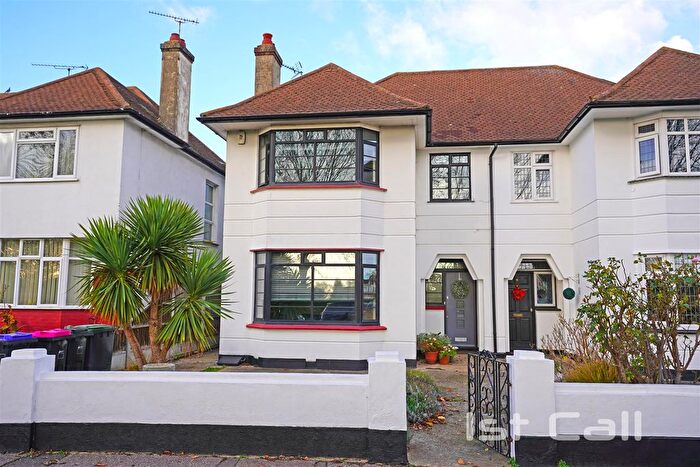 4 Bedroom Semi-Detached House For Sale In Northumberland Crescent, Southend-On-Sea, SS1