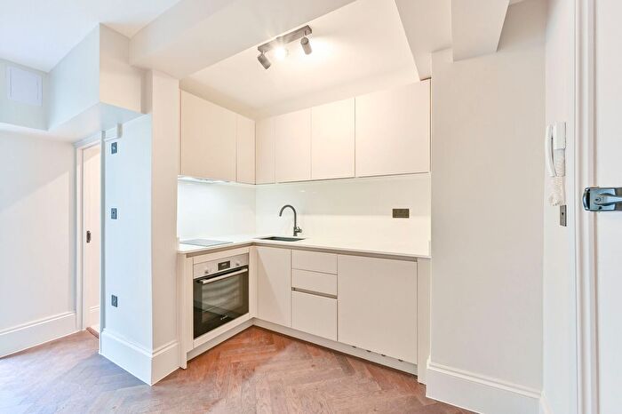 Studio To Rent In Upper Berkeley Street, Marylebone, London, W1H