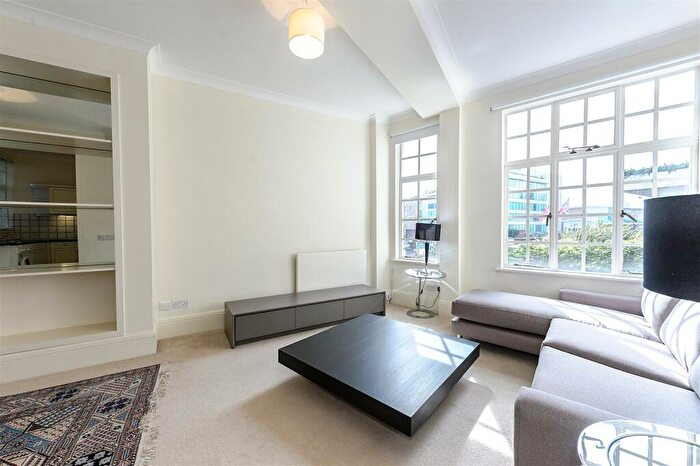 5 Bedroom Apartment To Rent In Strathmore Court, London, NW8