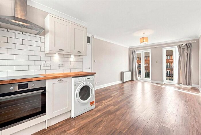 2 Bedroom Apartment For Sale In St. Matthew's Row, London, E2