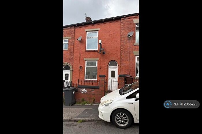 2 Bedroom Terraced House To Rent In Kingsbridge Road, Oldham, OL8