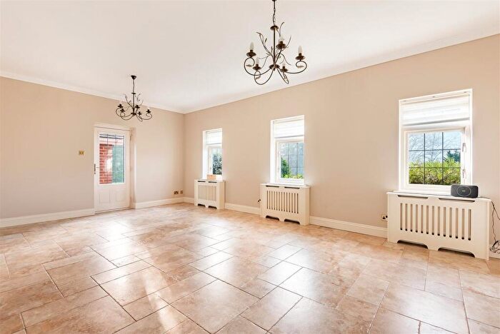 5 Bedroom Detached House To Rent In Highbourne Park, Lenham, Maidstone, ME17