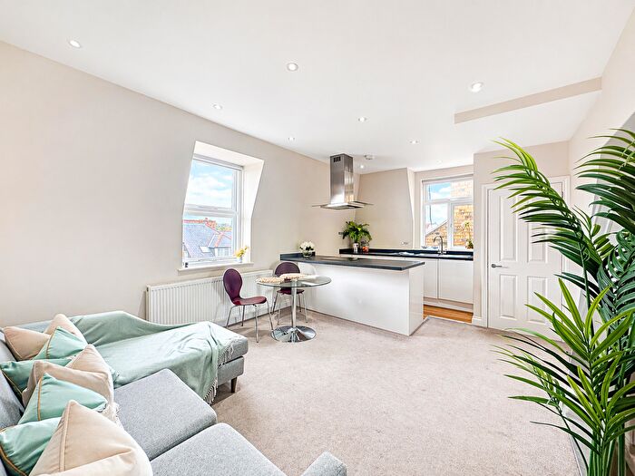 1 Bedroom Flat For Sale In Fulham Park Gardens, London, SW6