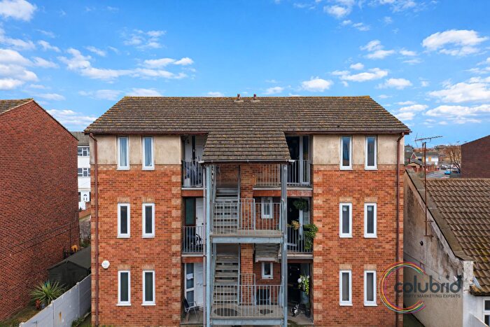 1 Bedroom Maisonette For Sale In Melbourne Court, Melbourne Road, Tilbury, RM18