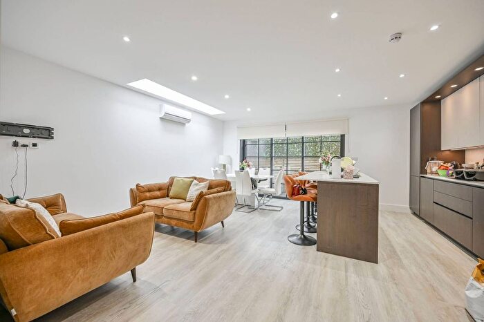 3 Bedroom Flat To Rent In Belford House, Forest Gate, London, E7