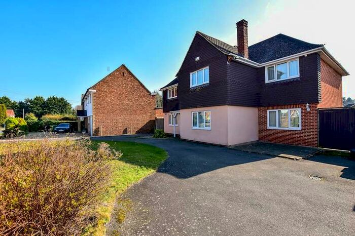 5 Bedroom Detached House For Sale In Wood Lane Close, Iver Heath, SL0