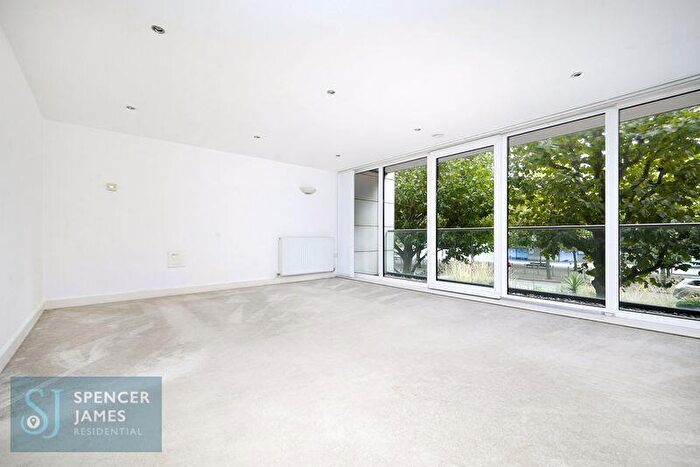 2 Bedroom Apartment For Sale In Alaska Apartments, Western Gateway, E16