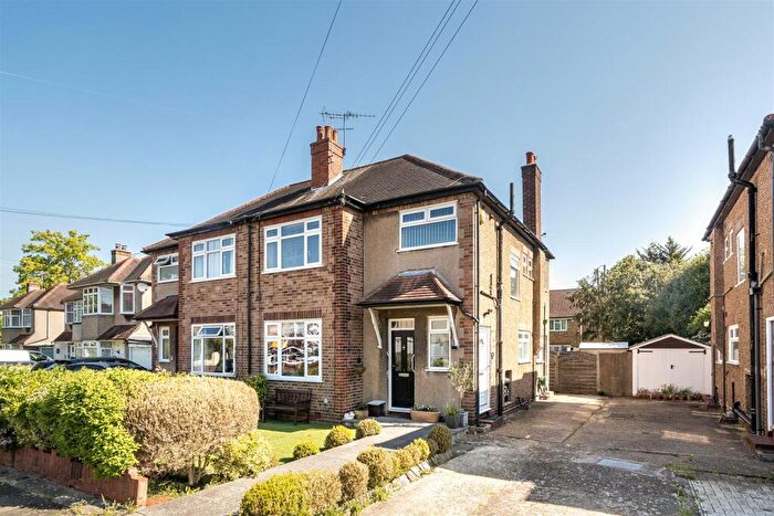 1 Bedroom Maisonette For Sale In The Close, Eastcote, HA5
