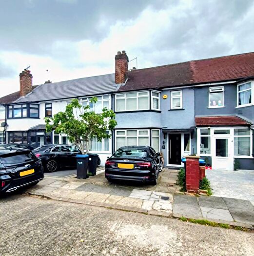 3 Bedroom Terraced House For Sale In Dimsdale Drive, EN1