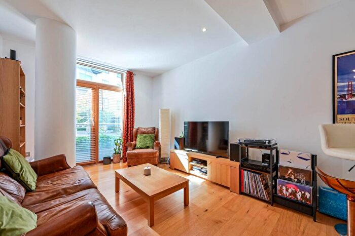 2 Bedroom Flat To Rent In Epsom Road, Guildford, GU1