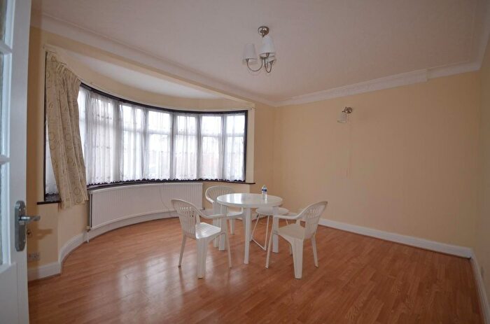 6 Bedroom Property To Rent In Christchurch Avenue, Harrow, HA3