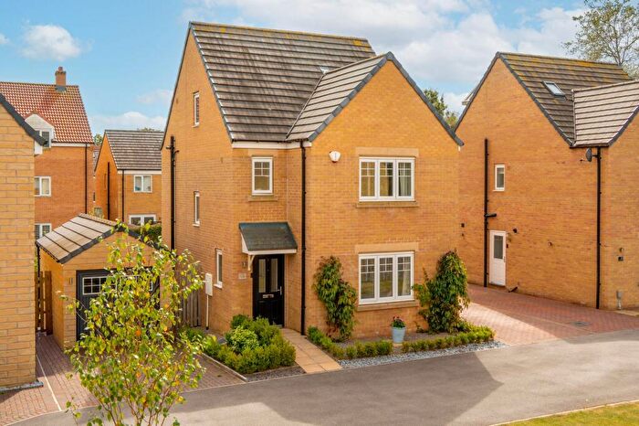 4 Bedroom Detached House For Sale In Scampston Drive, Beckwithshaw, HG3