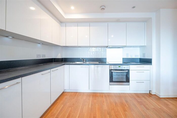 2 Bedroom Flat To Rent In Chartfield Avenue, London, SW15