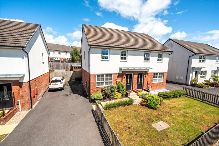 3 Bedroom Semi Detached House For Sale In Edgemill Walk, Ivybridge, Devon, PL21