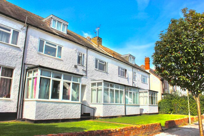 2 Bedroom Flat To Rent In Sunny Gardens Road, London, NW4