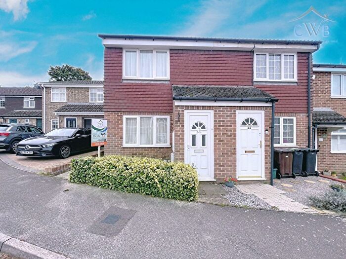 2 Bedroom Semi-detached House For Sale In Barleycorn, Leybourne, ME19