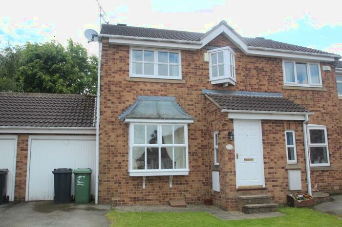 3 Bedroom Semi-Detached House To Rent In Moorlands View, Wetherby, LS22