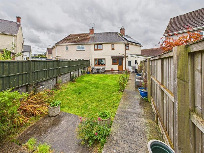 3 Bedroom Semi-Detached House For Sale In Rhydyffynnon, Pontyates, Llanelli, SA15