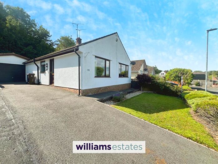 2 Bedroom Detached Bungalow For Sale In The Links, Gwernaffield, CH7