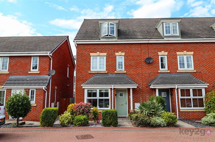4 Bedroom Town House For Sale In Doveholes Drive, Sheffield, S13