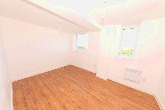1 Bedroom Flat To Rent In Merebank Tower, Greenbank Drive, L17
