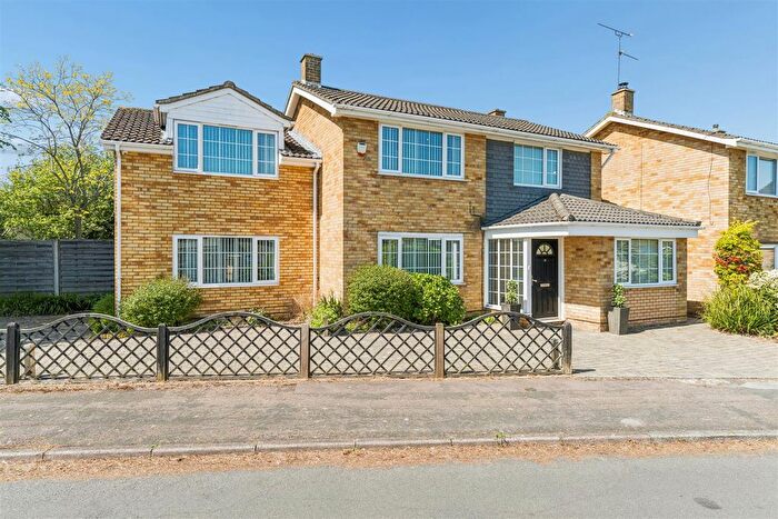 4 Bedroom Detached House For Sale In Cromwell Road, Stevenage, SG2