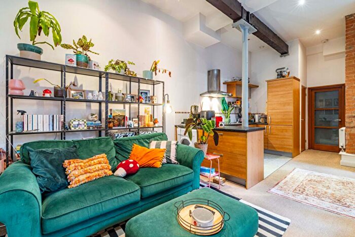 1 Bedroom Flat For Sale In Derby Road, The Cigar Factory, NG7