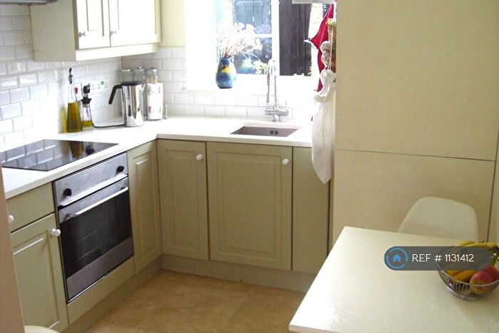 2 Bedroom Flat To Rent In Broadway Court, London, N8