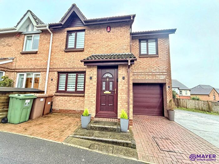 3 Bedroom Semi-Detached House For Sale In Wellfield Close, Plympton, PL7