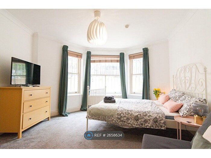 1 Bedroom Studio To Rent In Holland Park Gardens, London, W14
