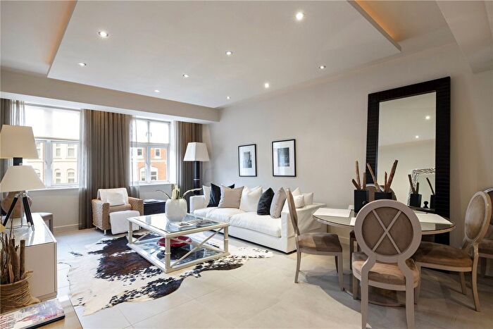 2 Bedroom Flat To Rent In Hans Crescent, Knightsbridge, London, SW1X