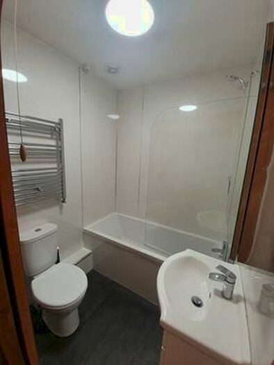 2 Bedroom Flat To Rent In 9A Back Wynd, Bridgend PH2