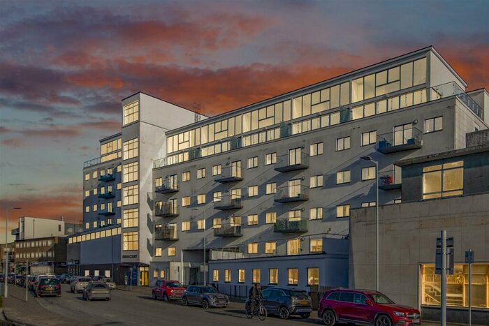 3 Bedroom Apartment For Sale In Waterhouse Street, Hemel Hempstead, HP2