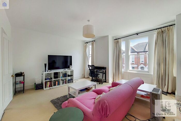 2 Bedroom Flat To Rent In Gosberton Road, London, SW12