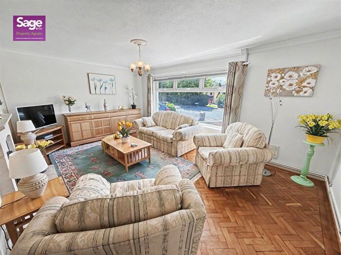 3 Bedroom Detached Bungalow For Sale In Risca Road, Rogerstone, NP10