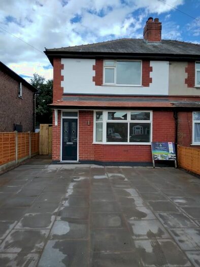 3 Bedroom Semi-Detached House To Rent In Jubilee Avenue, Padgate, Warrington, WA1