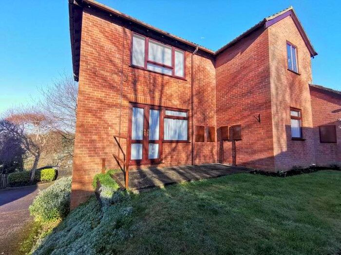 2 Bedroom Property To Rent In Bennetts, Chesham, HP5