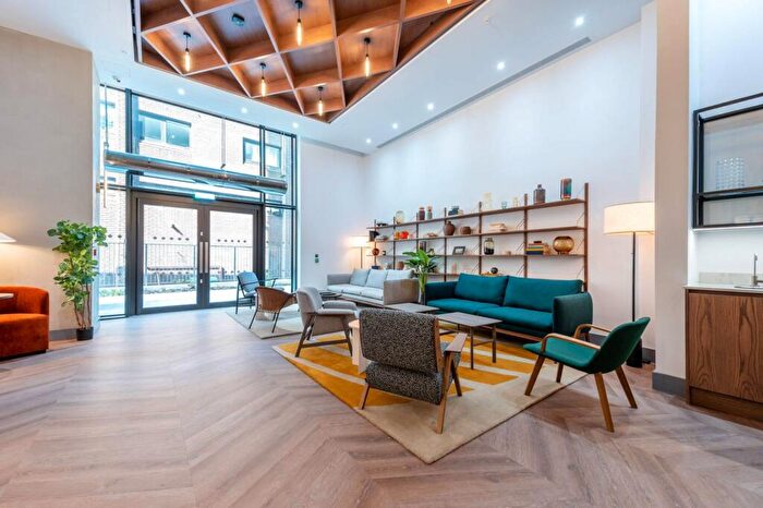 3 Bedroom Flat To Rent In Ten Degrees, Croydon, CR0