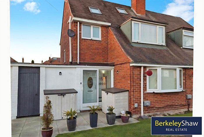 4 Bedroom Semi Detached House For Sale In Manor House Close, Maghull, Liverpool, L31