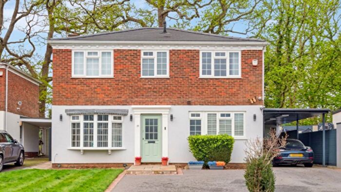4 Bedroom Detached House For Sale In Daymer Gardens, Pinner, HA5