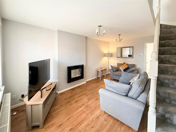 2 Bedroom Semi-Detached House For Sale In Ellerton Way, Gateshead, NE10