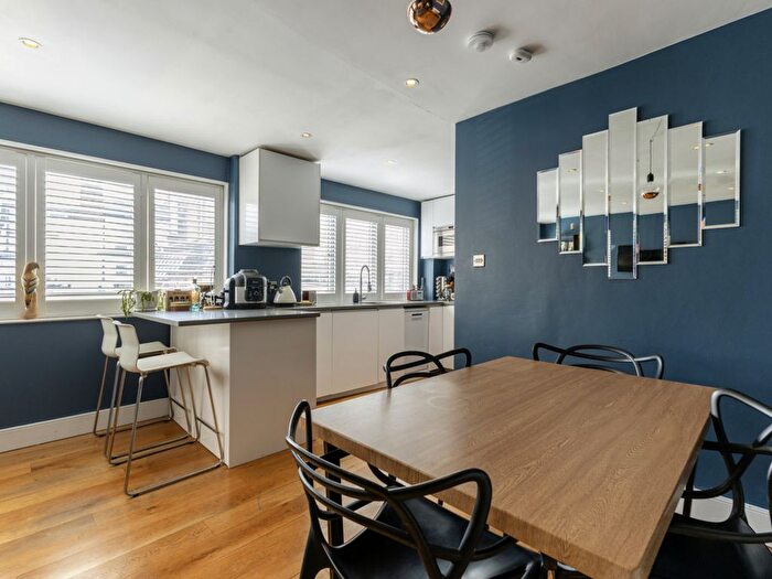 2 Bedroom Terraced House For Sale In Union Mews, London, SW4