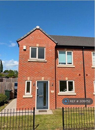 3 Bedroom Semi-Detached House To Rent In Wemesford Gardens, Doncaster, DN4