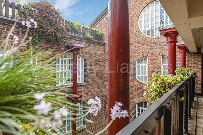 1 Bedroom Apartment For Sale In St Thomas Wharf, Wapping High Street, London, E1W