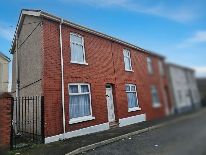 2 Bedroom Semi Detached House For Sale In Parkview, Llanelli, SA14