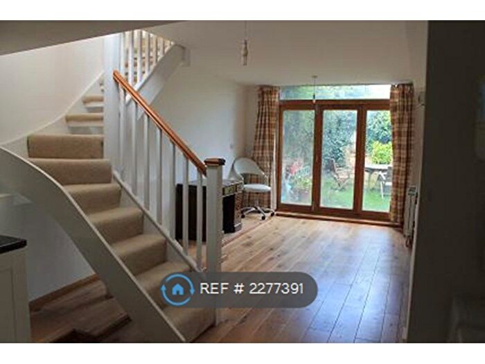 1 Bedroom Maisonette To Rent In Park Avenue, London, NW11